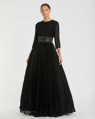 Best Sellers | Women Mac Duggal Shimmering Pleated A-Line 3/4 Sleeve Gown Black